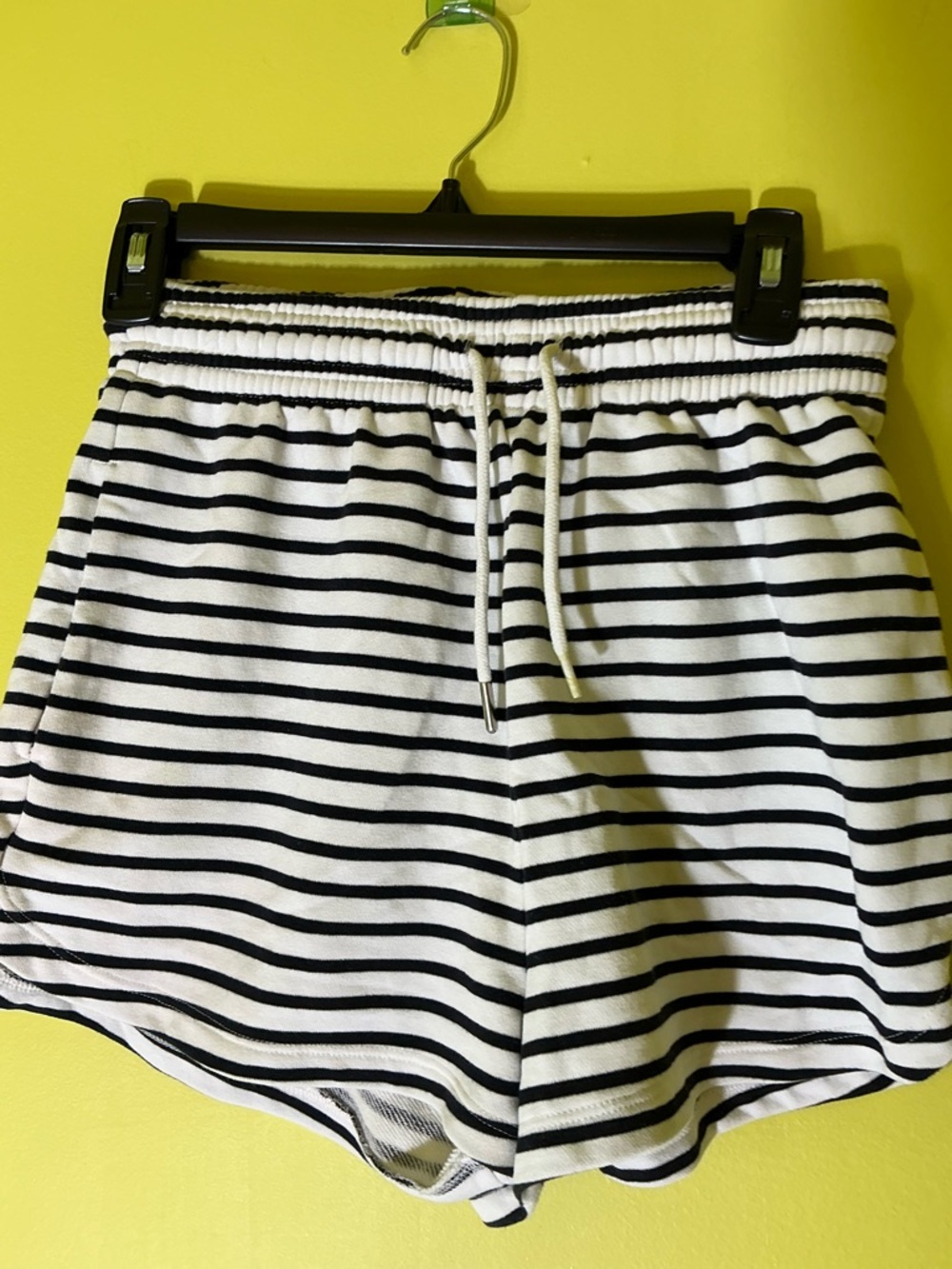 Striped Drawstring Women’s Shorts - Picture 2 of 5